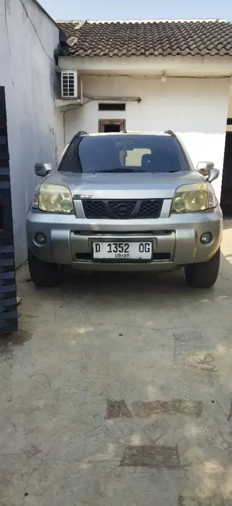 Jual mobil x trail kesayangan istri.