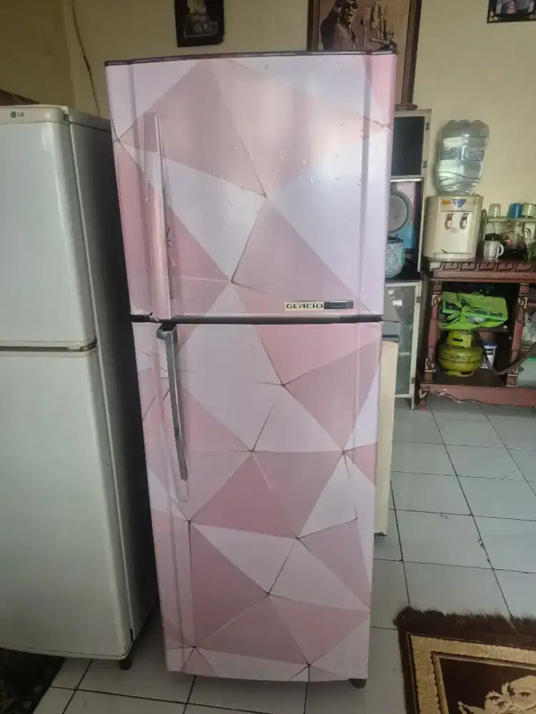 Kulkas 2pintu Toshiba Glacio orisinil