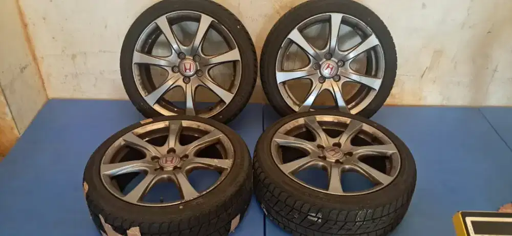 Velg dan ban Honda Civic R18 original FD1/FD2