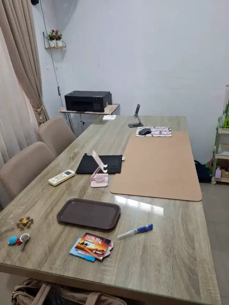 Bisa meja makan/diskusi