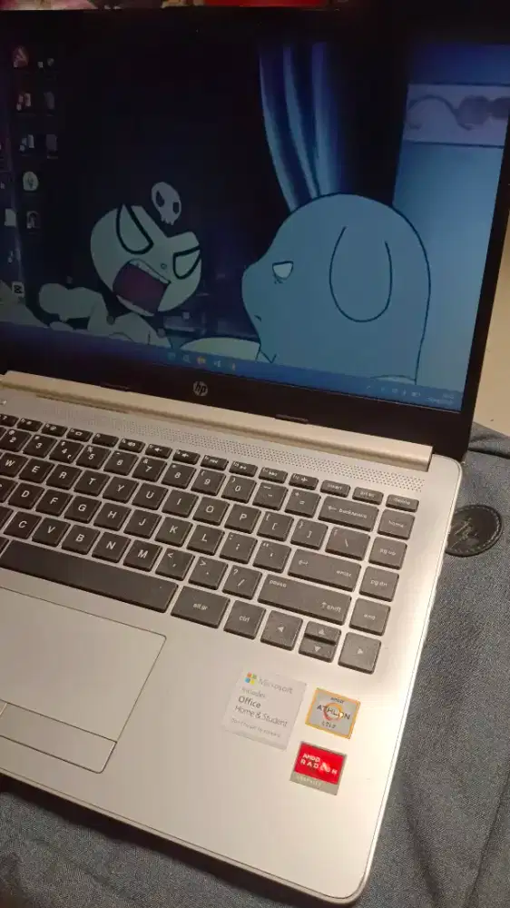 Laptop merk HP 14s mumpuni utk multi media