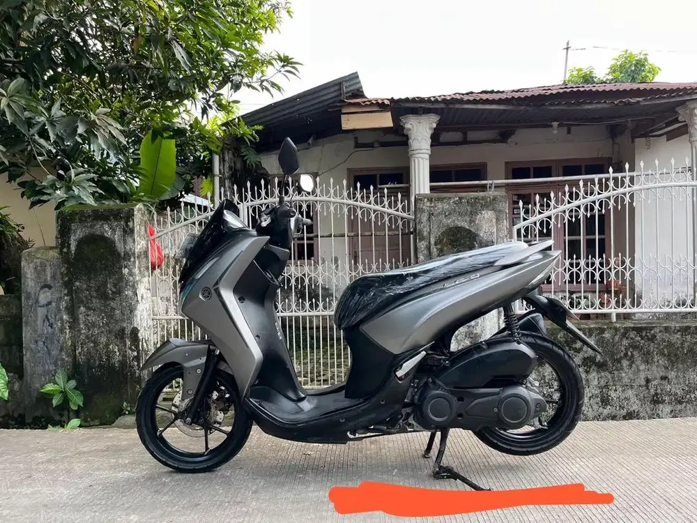 Lexi 2019 hitam