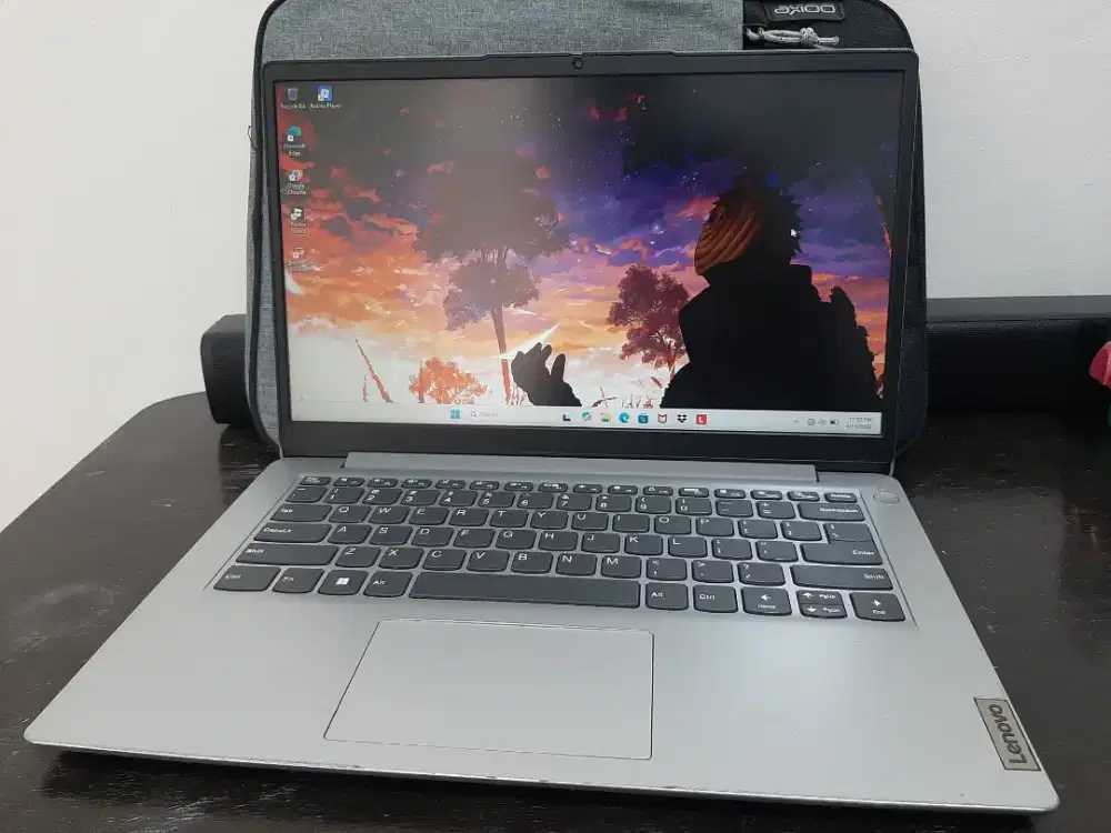 Laptop lenovo idealpad slim 1i celeron 8/256