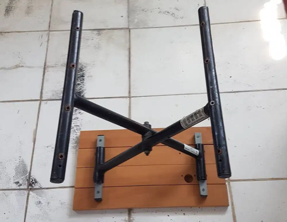 Kursi/Tempat/Kaki Organ,O8I3IO755OOO,bagus,uk.25 x 45Cm,tinggi45Cm,NET