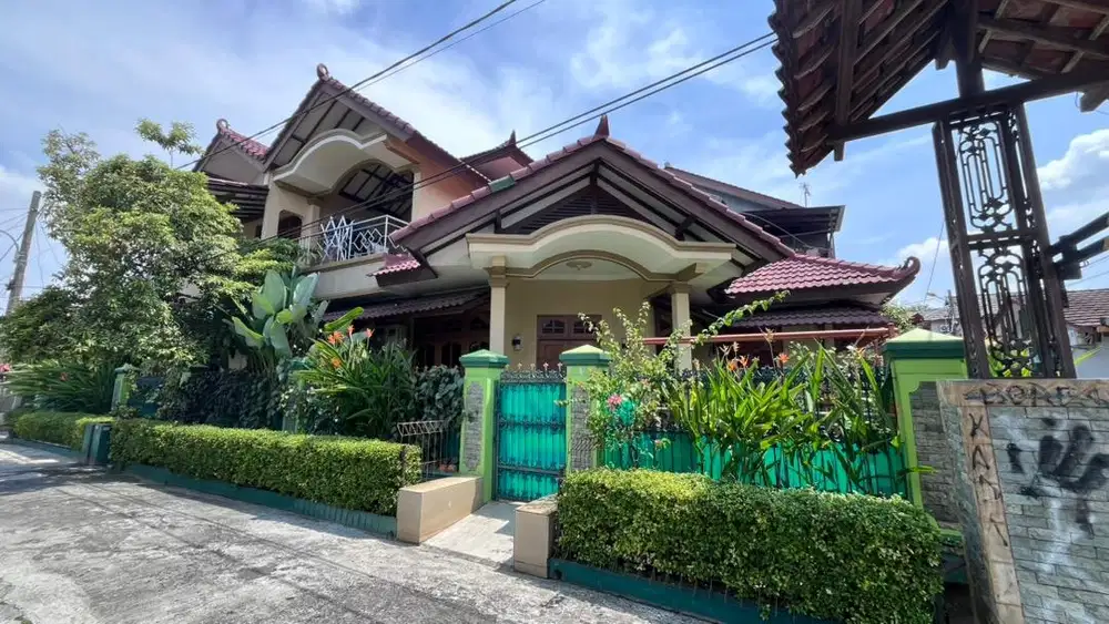 Dijual rumah 2 lantai Hoek di Kebalen, Bekasi