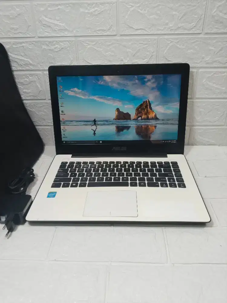 Laptop Asus X453M Ram 4 GB Hardisk 500 GB