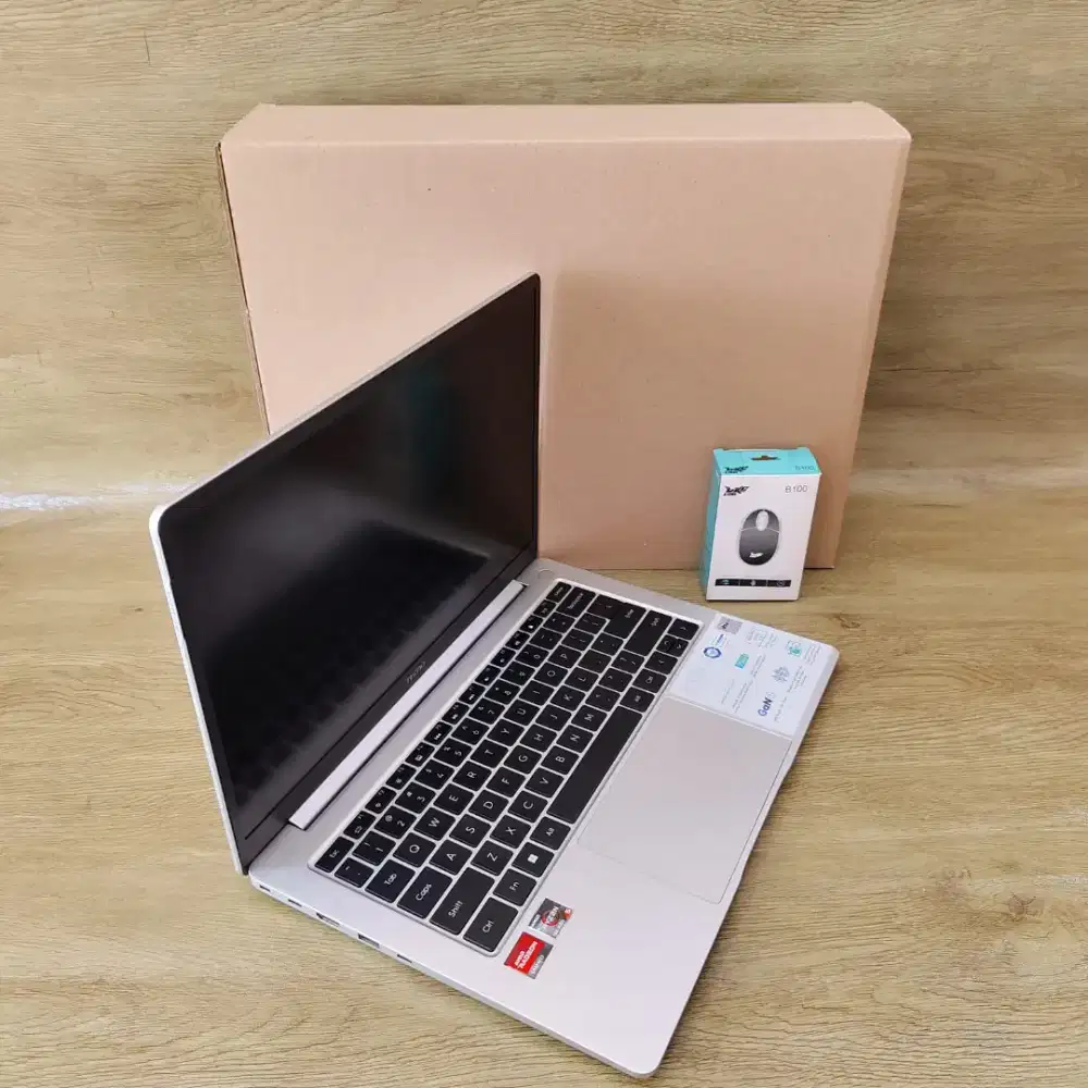Laptop Tecno MegaBook Ryzen 5-7000 16/512GB