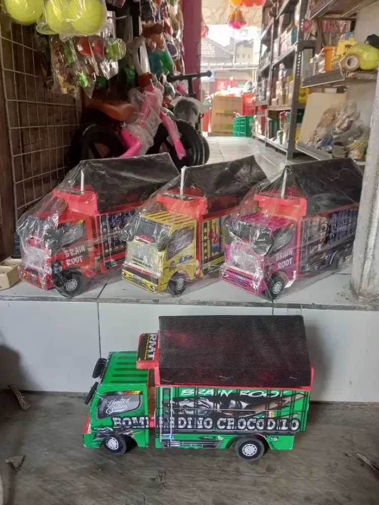 Mainan Anak Truk oleng kayu kecil