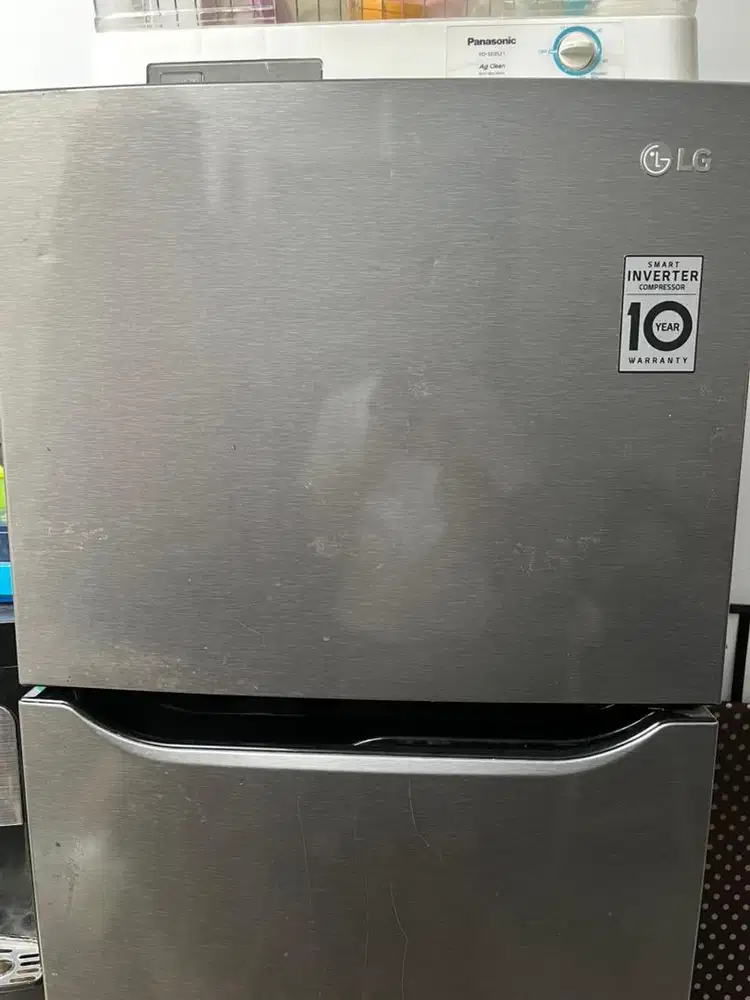 LG Kulkas 2 Pintu Smart Inverter 225 Liter