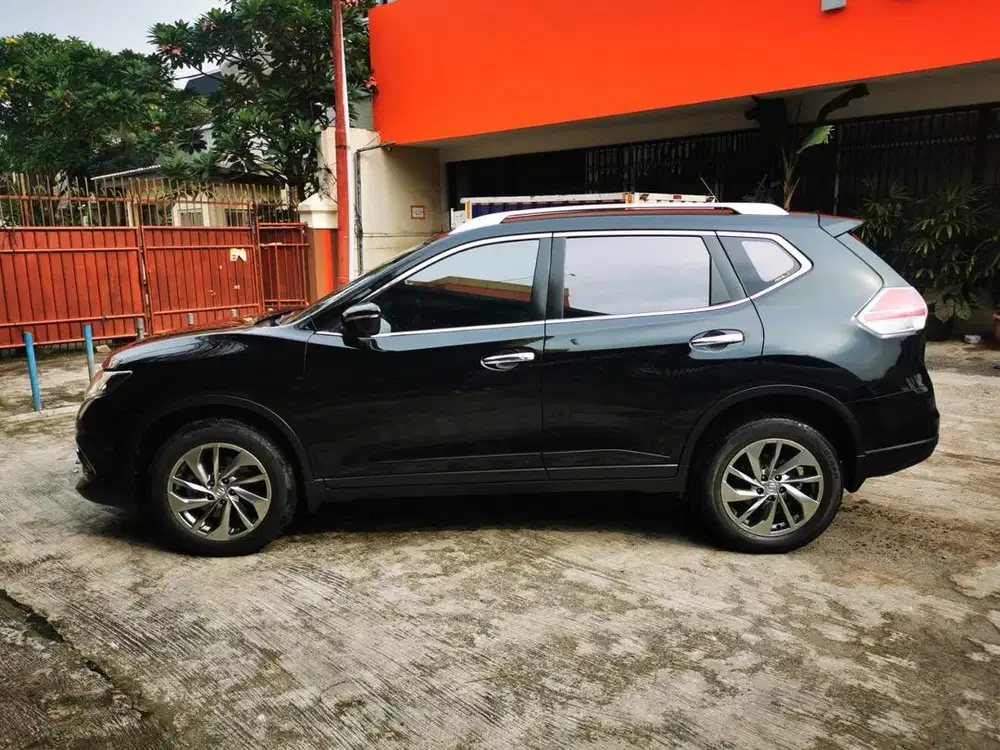 Xtrail 2.5 AT 2015 km 77.500 hitam barang antik khusus pemakai