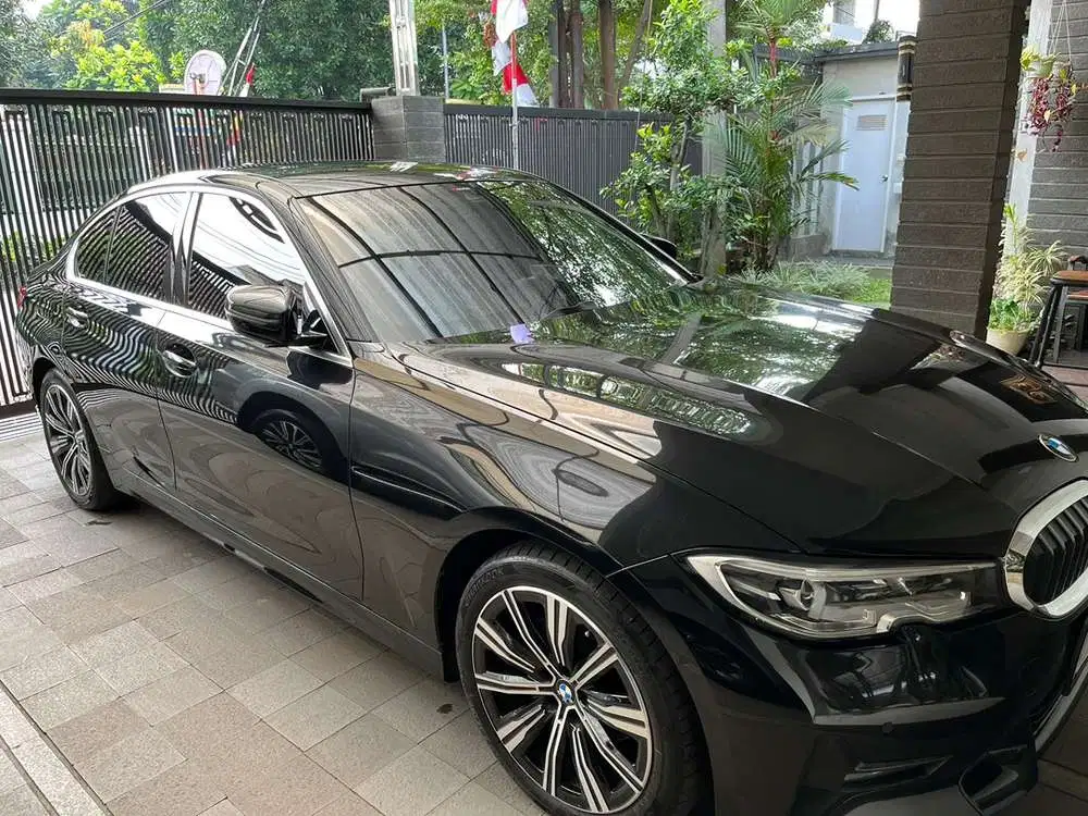 BMW 320i 2022 Bensin