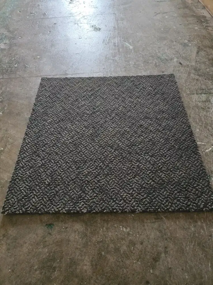 Karpet kantor/ Karpet Tile 50x50 cm Second
