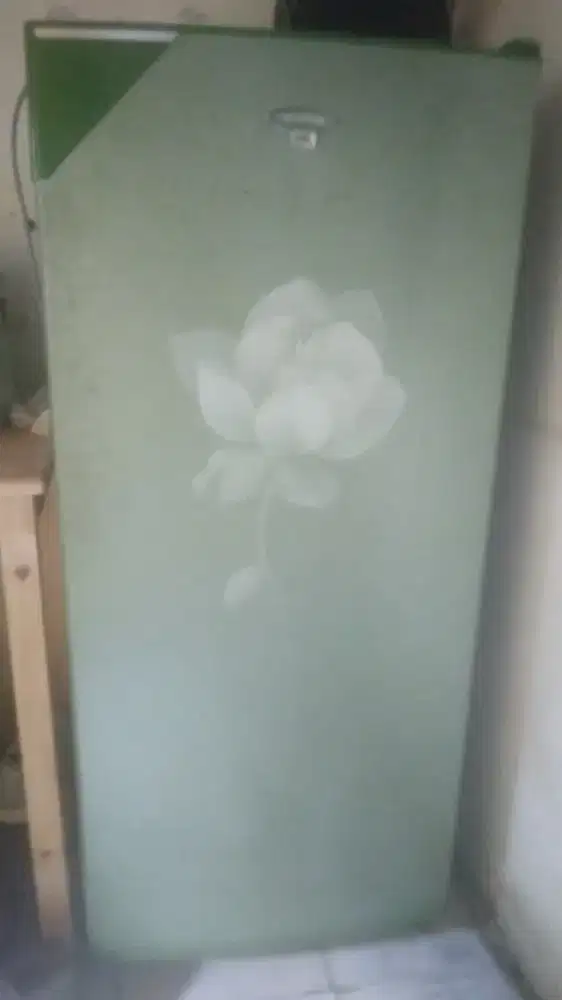 kulkas merk polytron