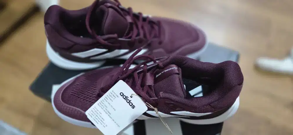 Sepatu adidas barricade 14