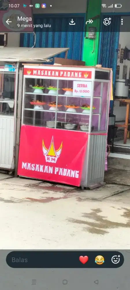 Etalase rumah makan