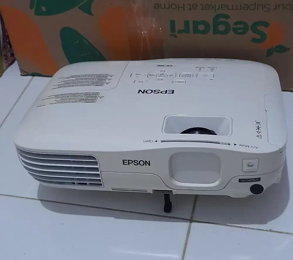 Jual projector epson EB W8
