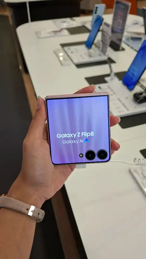 SAMSUNG Z FLIP 8 (BISA CICILAN PROMO BUNGA 0%)