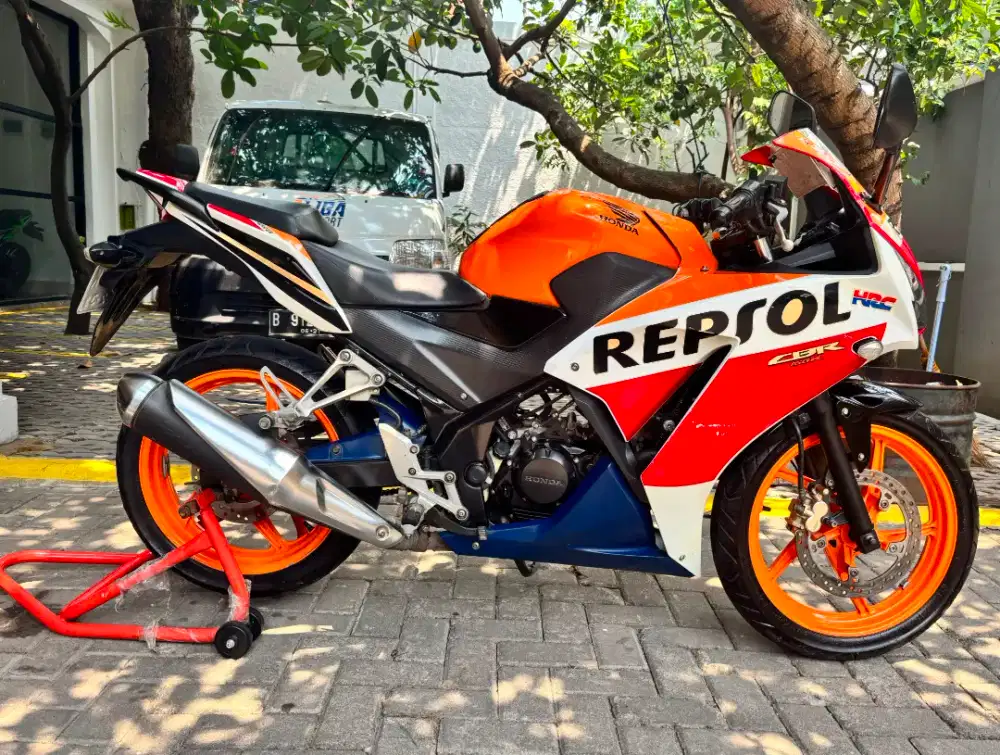 Honda CBR 150 R  old