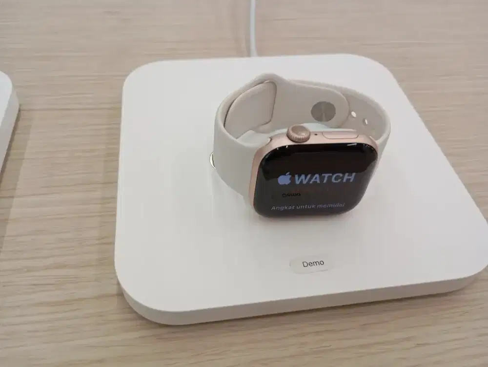 Cicilan tanpa Kartu Kredit Apple Watch series 11 42 mm