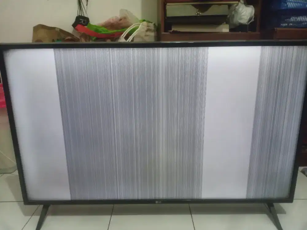 Smart TV LG 43 Inch 43UK6300PTE 4K - Minus Layar / Bahan Kanibalan