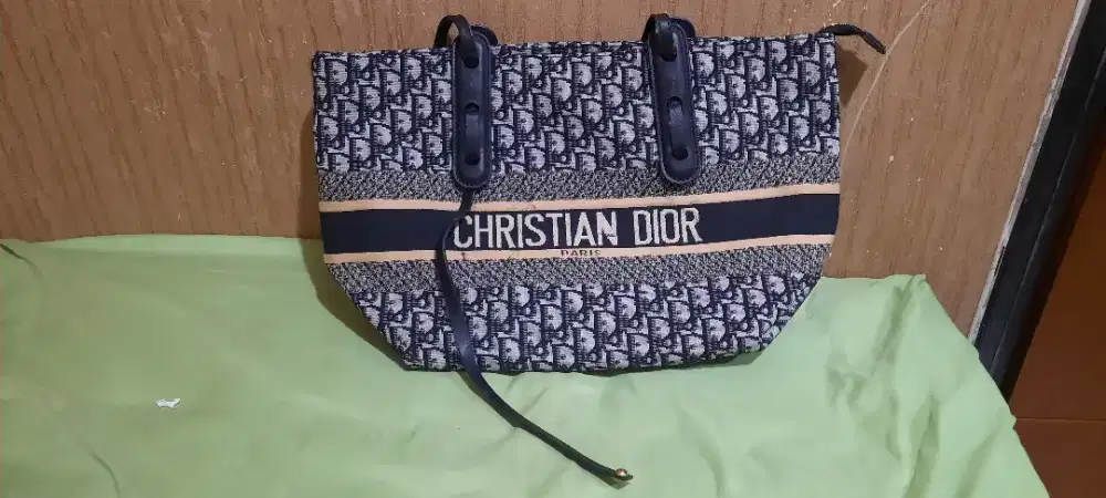 Tas Replika Model Dior – Kondisi Bagus – Preloved