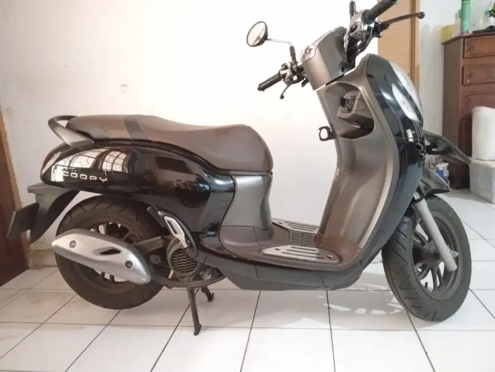 Dijual Honda Scoopy Keyless Tahun 2022 Warna Hitam