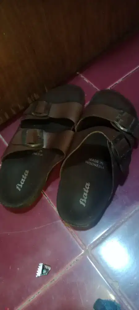 Sendal bata no 39