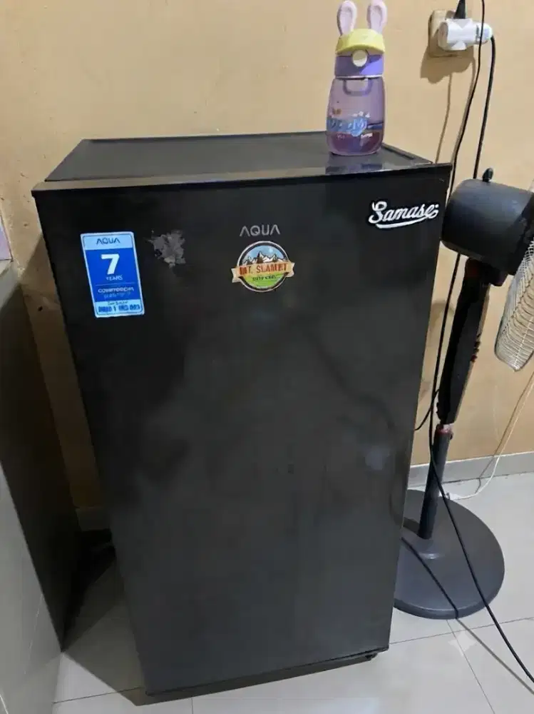 Kulkas aqua low watt mesin segel normal