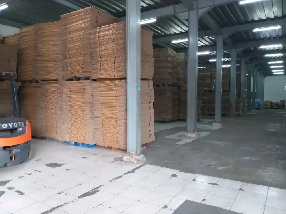 Disewakan gudang 800m2 Jl. Caringin