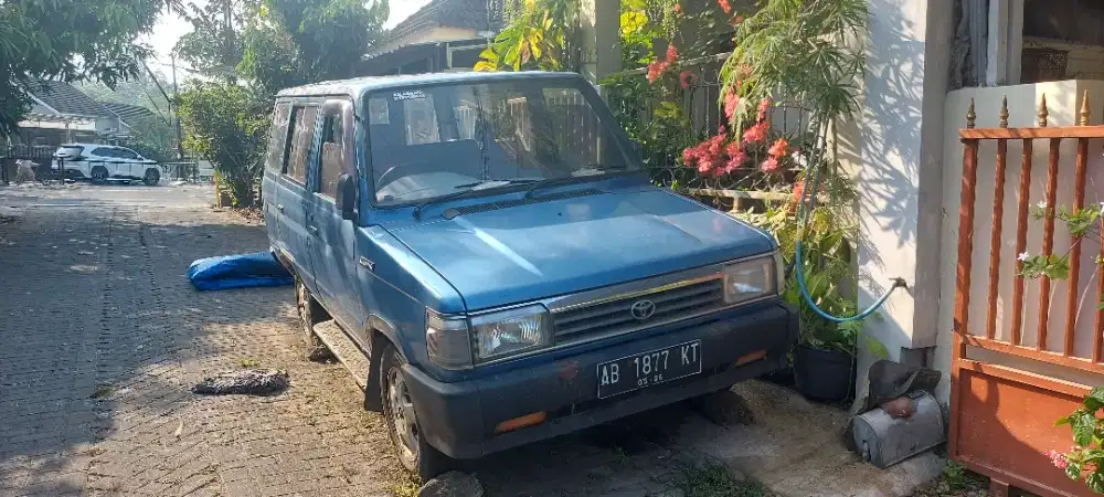 Jual mobil Toyota Kijang  super kf 40
