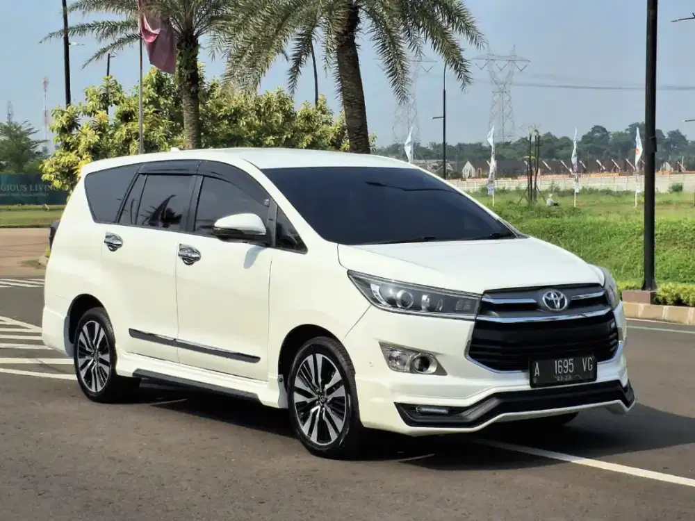 Toyota Innova V2.4 Automatic 2018 Diesel putih Metalik