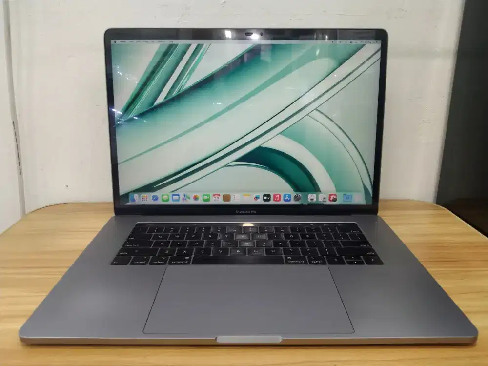 MacBook Pro TB 15 2019
Core i9/RAM 16GB/SSD 512GB/CC 1 NORMAL