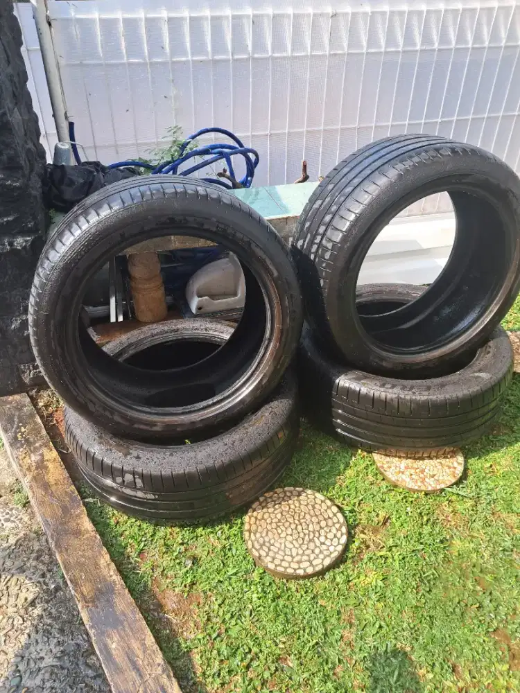 Ban pirelli pzero rft 275/45/20 2pcs dan 305/40/20 2pcs