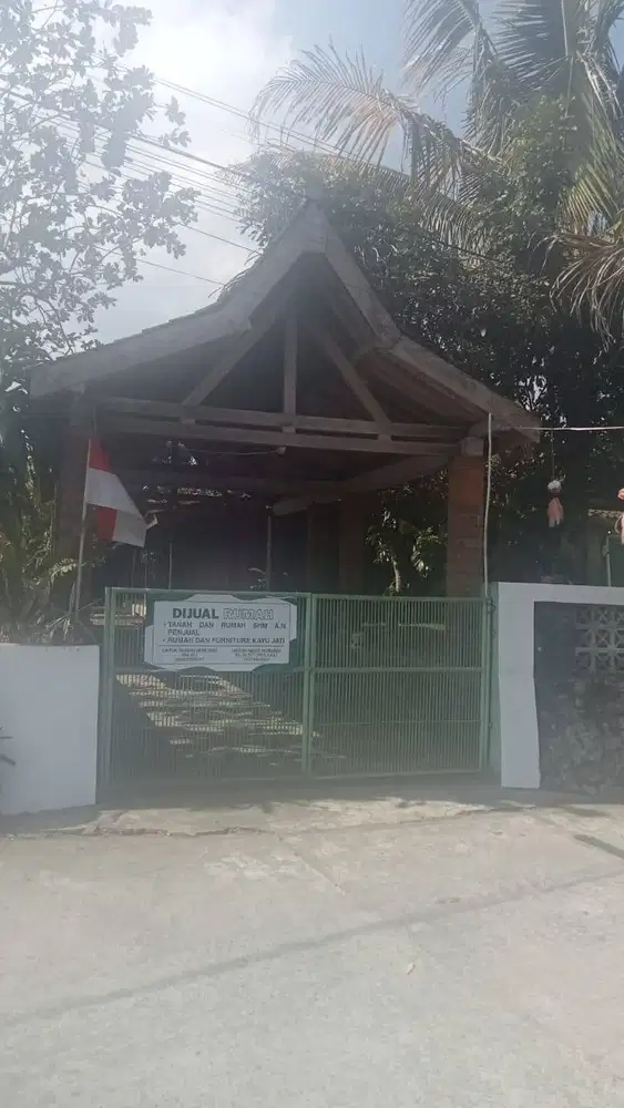 DIJUAL TANAH BERIKUT BANGUNAN DAN FURNITUR KAYU JATI DI SLEMAN, DIY