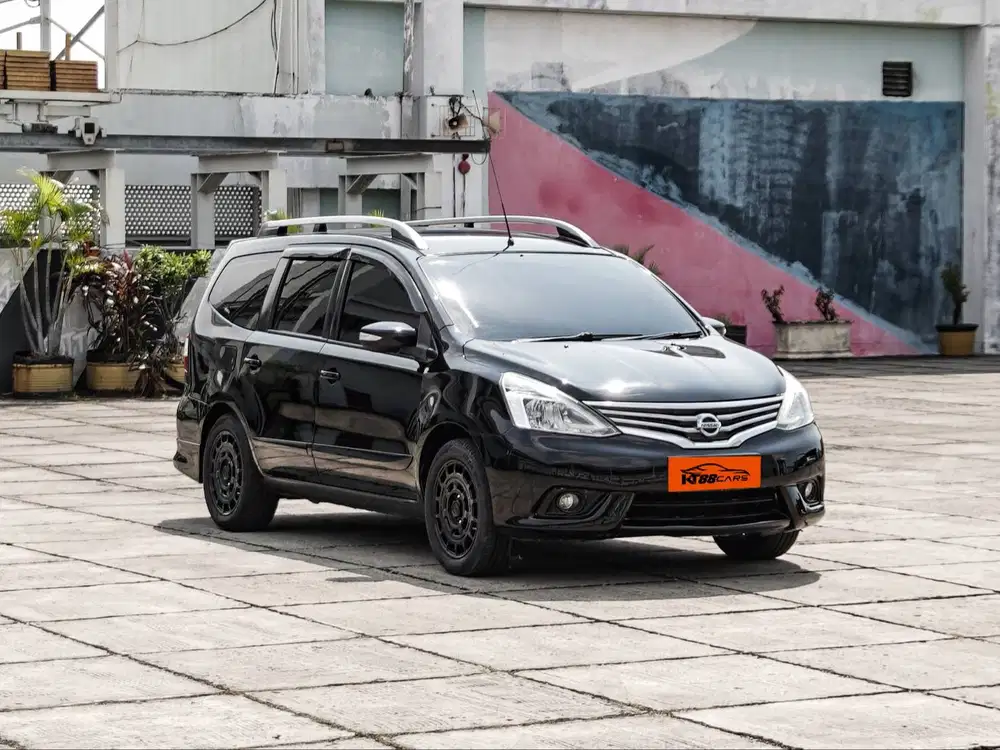 Nissan Grand Livina XV 1.5 AT Hitam