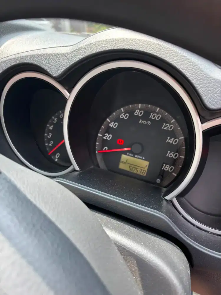 Toyota rush, manual,bensin, hitam