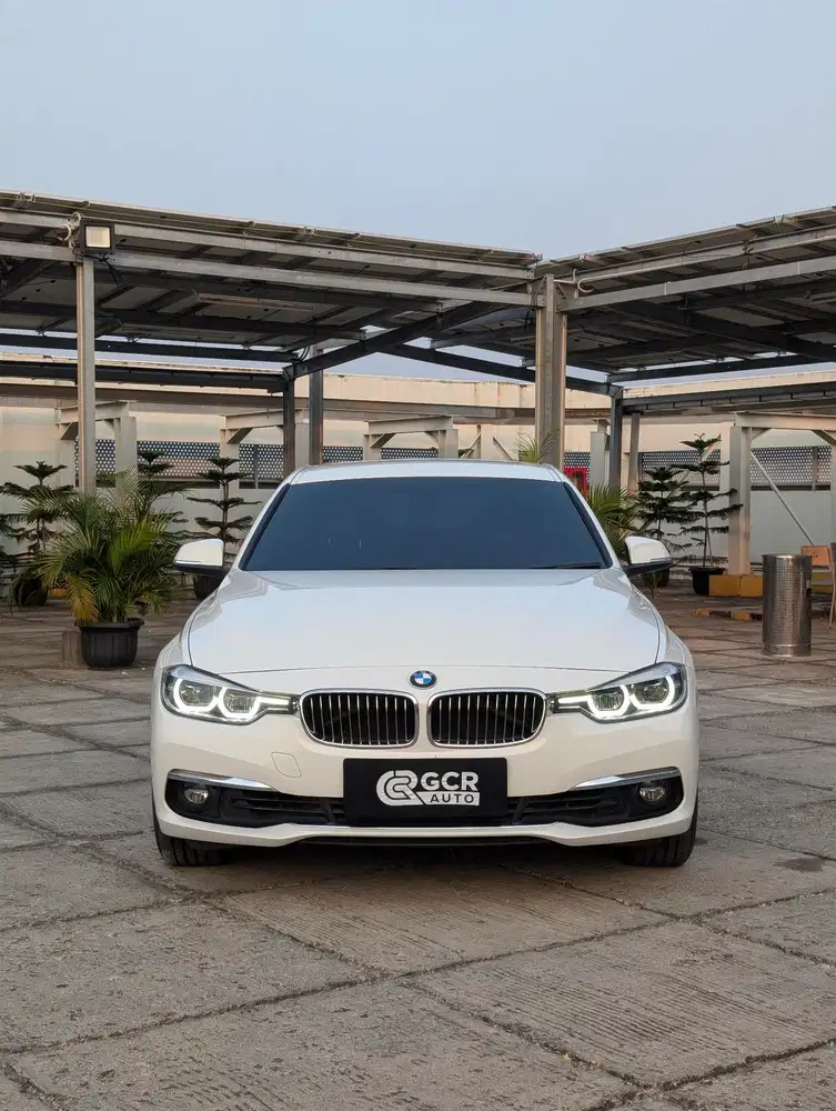 KM 25 RIBU RECORD! BMW 320i LUXURY F30 LUXURY BENSIN NIK 2018/2019