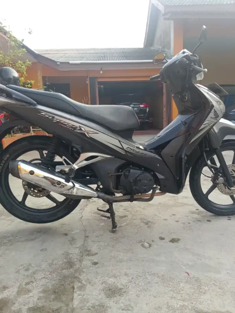 Di jual motor supra x 125