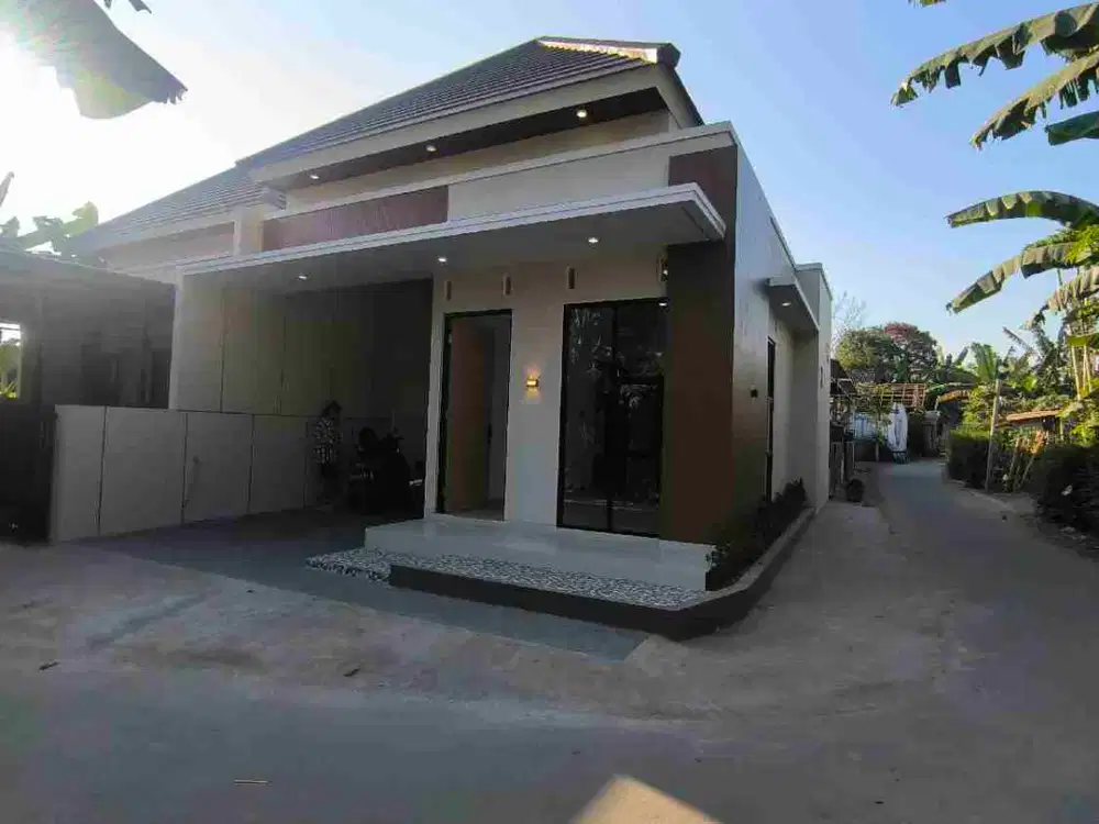 DIJUAL RUMAH BARU SIAP HUNI DI BARAT PASAR CEBONGAN