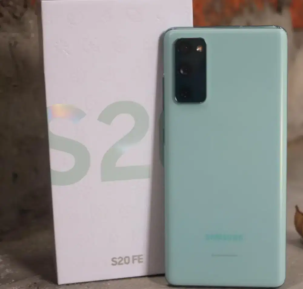 Fs : samsung s20 Fe cloud mint 8/256 full set llike new