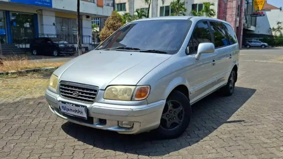 Hyundai Trajet 2.0 Bensin MT 2004 Abu