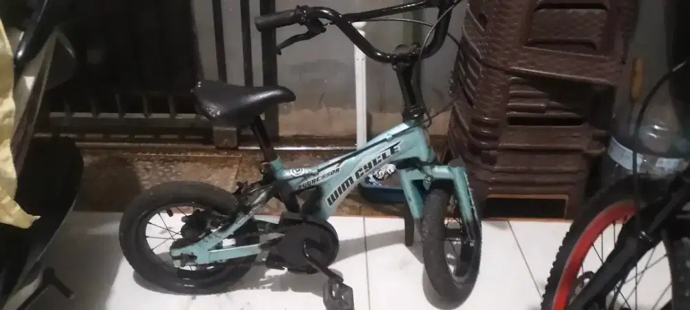 SEPEDA BMX ANAK UKURAN 12,SIAP PAKAI, KONDISI SANGAT BAIK