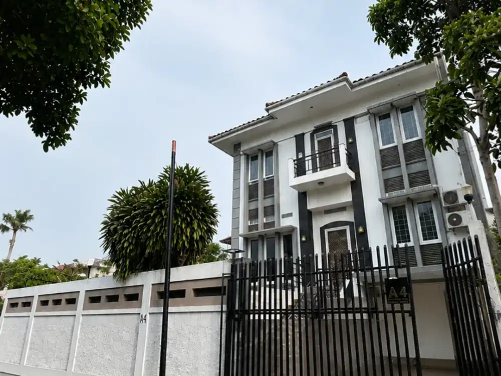 Rumah Mewah Ada Swimmingpool Di Bangka Jakarta Selatan
