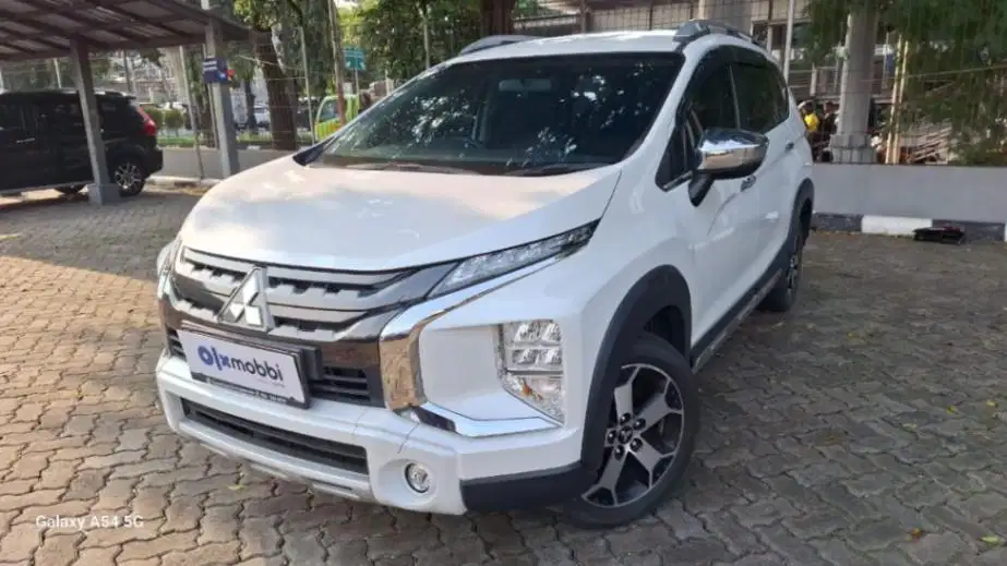 Mitsubishi Xpander 1.5 Cross Bensin-AT 2019