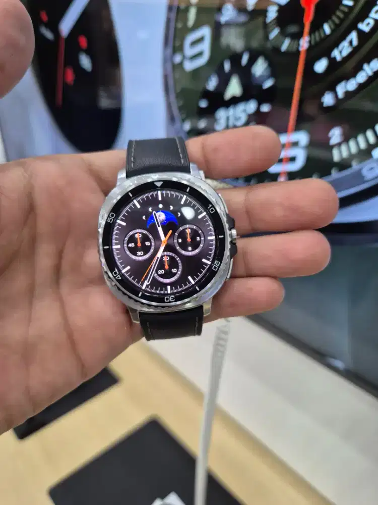 New Samsung watch 8 Classic - Samsung Queen City