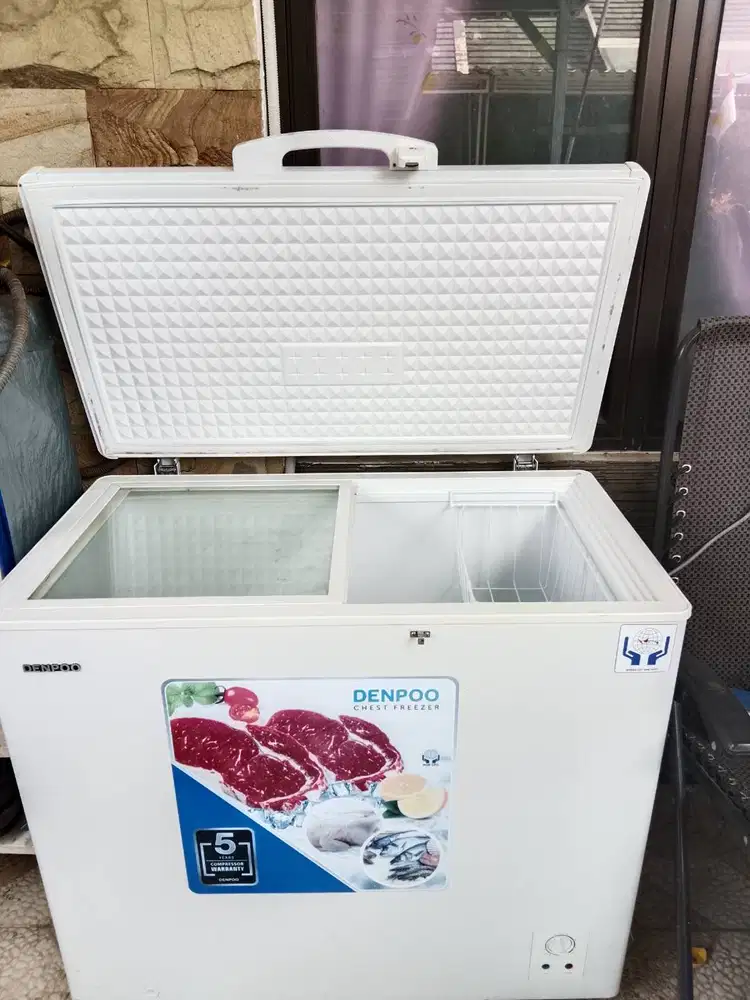 Dijual frezzer kapasitas 212L