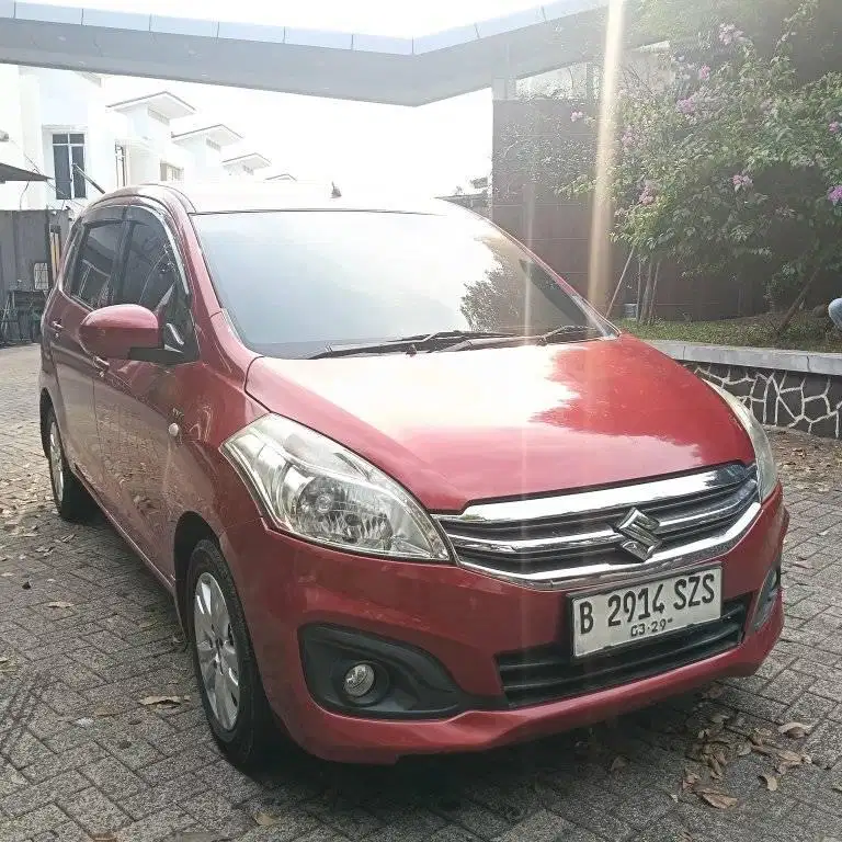 Suzuki Ertiga Gl Th 2017 a/t Merah Metalik Mulus Terawat DP 5 Jt