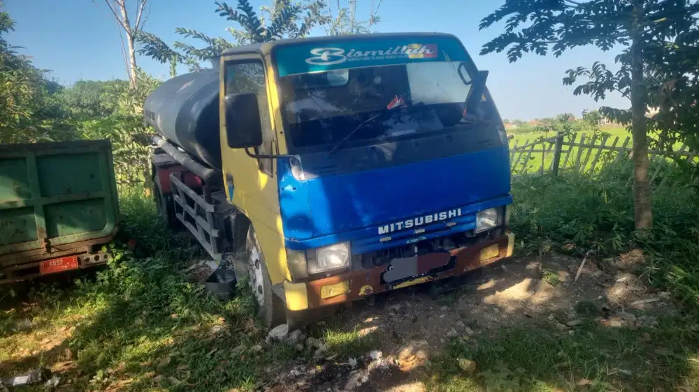 Colt diesel ps 120 tahun 2003,
