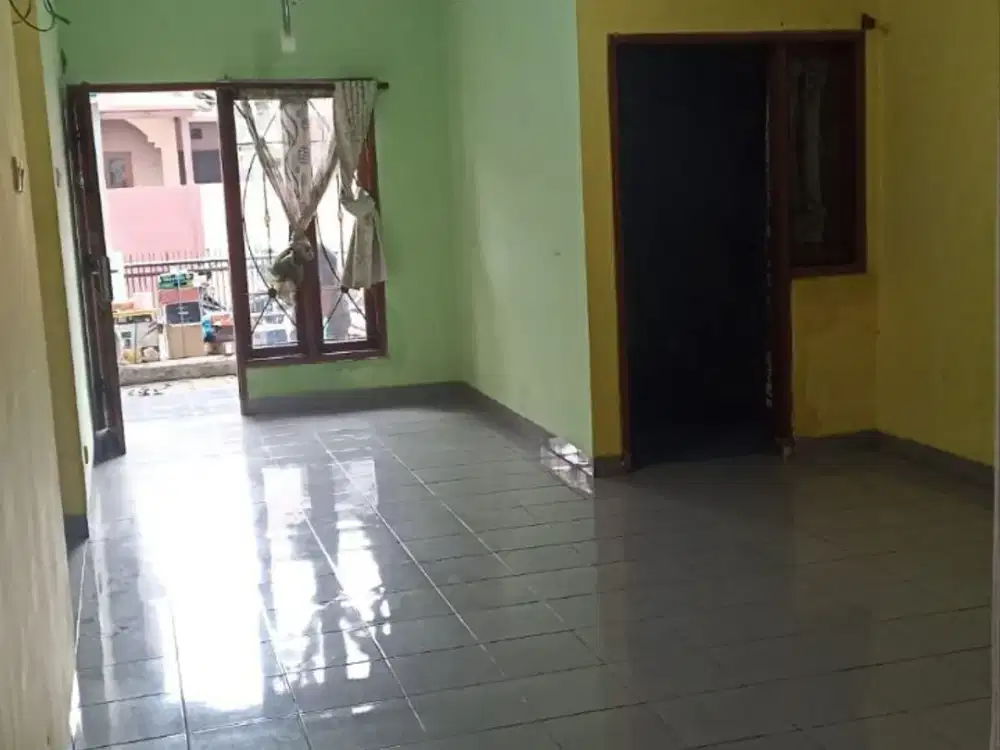 RUMAH JARANG ADA DLM KOMPLEK, DKT GRIYA, SEKOLAH MUTIARA BUNDA, DI ANTAPANI