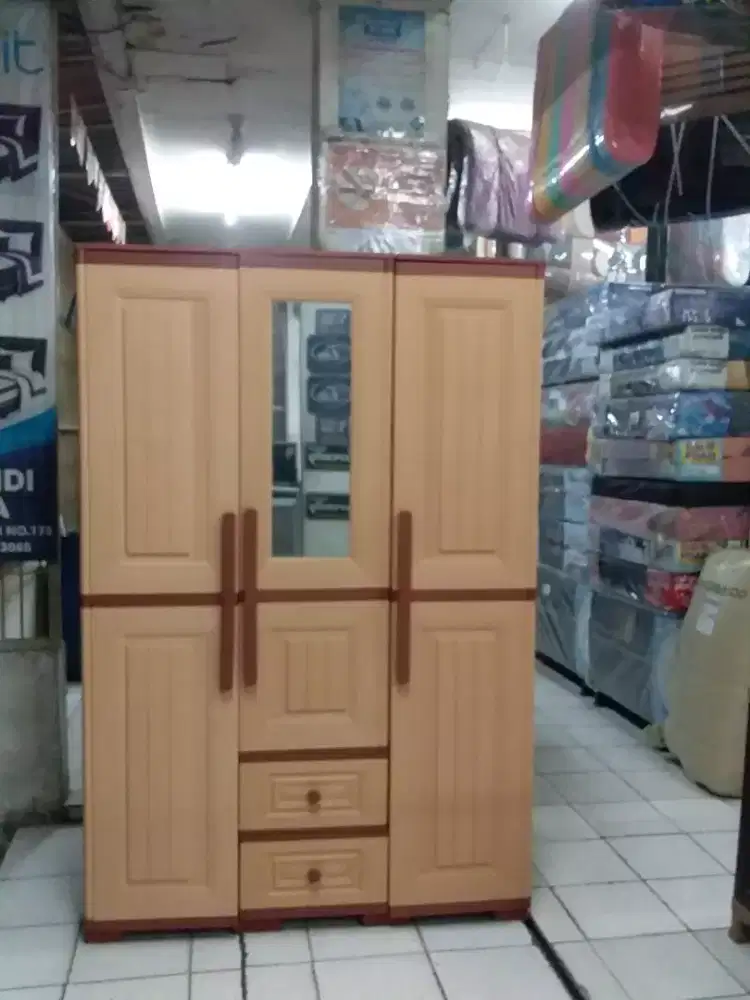 lemari plastik 3 pintu